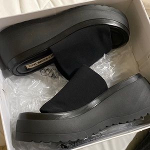 Steve Madden scrunchy black